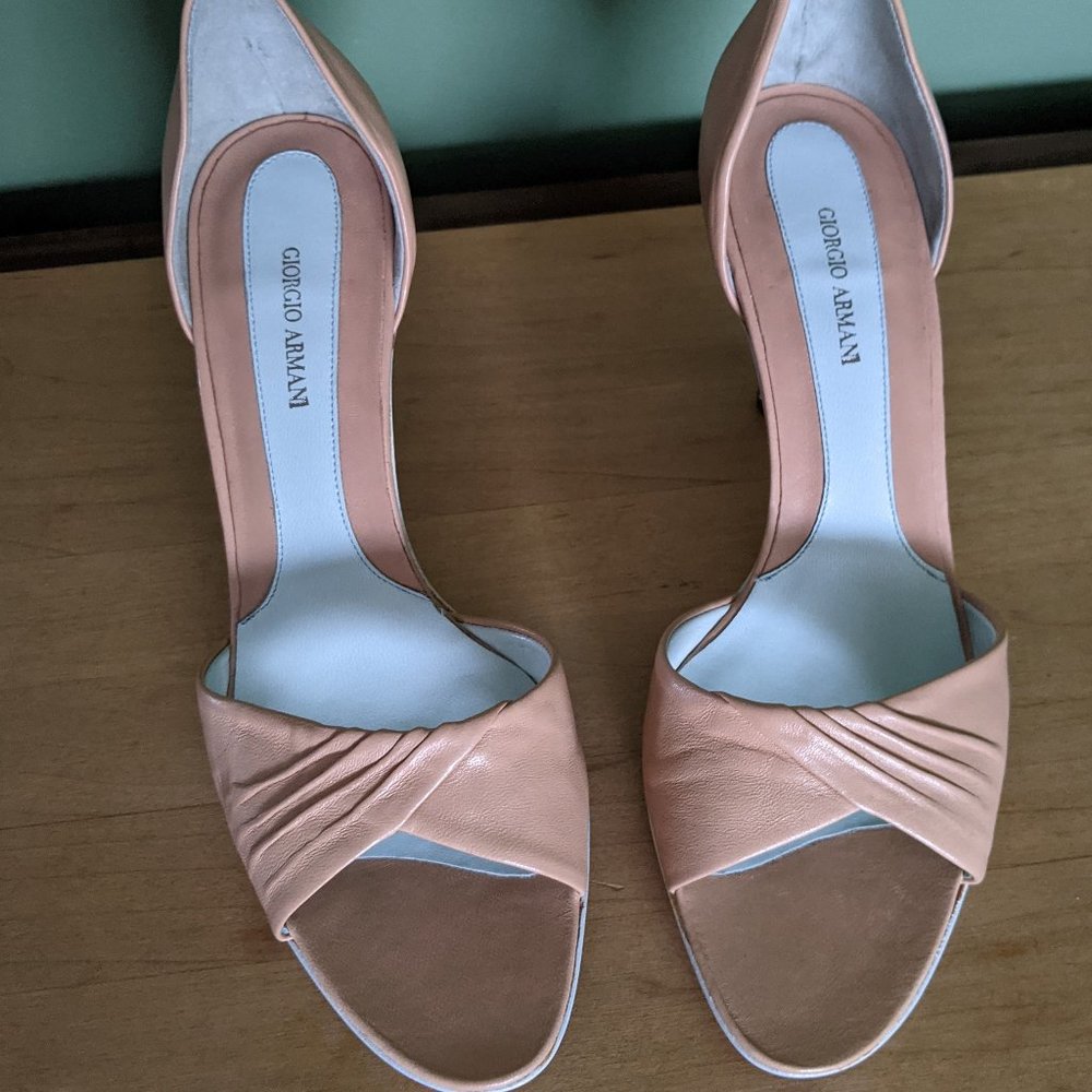 Ladies Armani Pumps